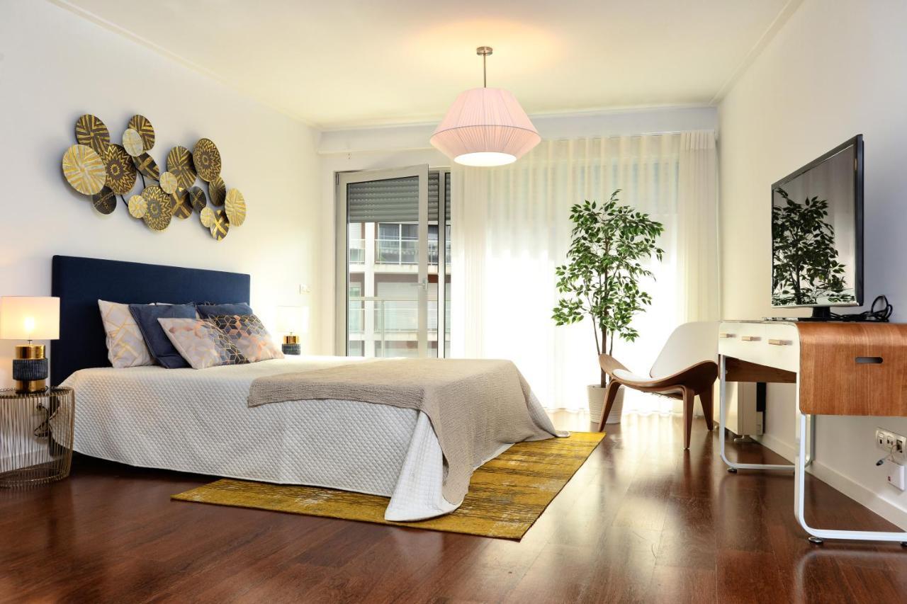 New Loft With Swimming Pool At Parque Das Nacoes! リスボン エクステリア 写真