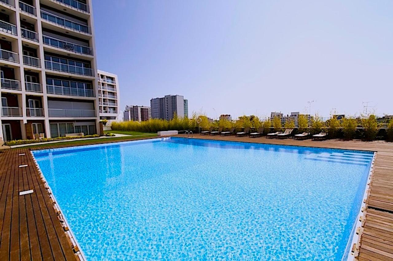 New Loft With Swimming Pool At Parque Das Nacoes! リスボン エクステリア 写真